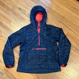 Navy blue and pink half zipped women’s puffer jacket